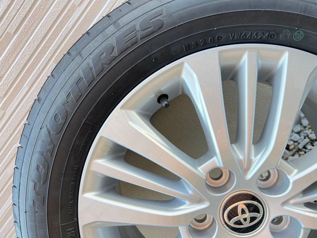 純正ナット付き！ノア 90系 16インチ 205/60r16 4本