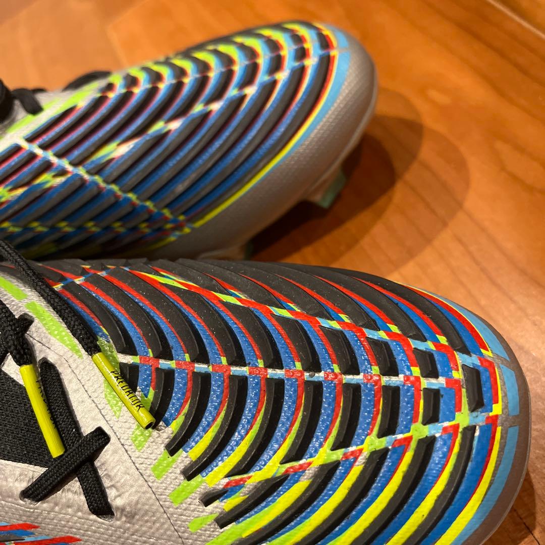 新品未使用アディダス　プレデター　25cmスパイク