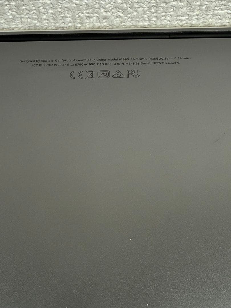 MacBook本体 Apple MacBook Pro 15 2018 i7/16GB/250Gb