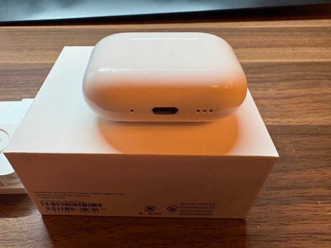 AirPods Pro3 ホワイト 右耳➕充電ケース付き