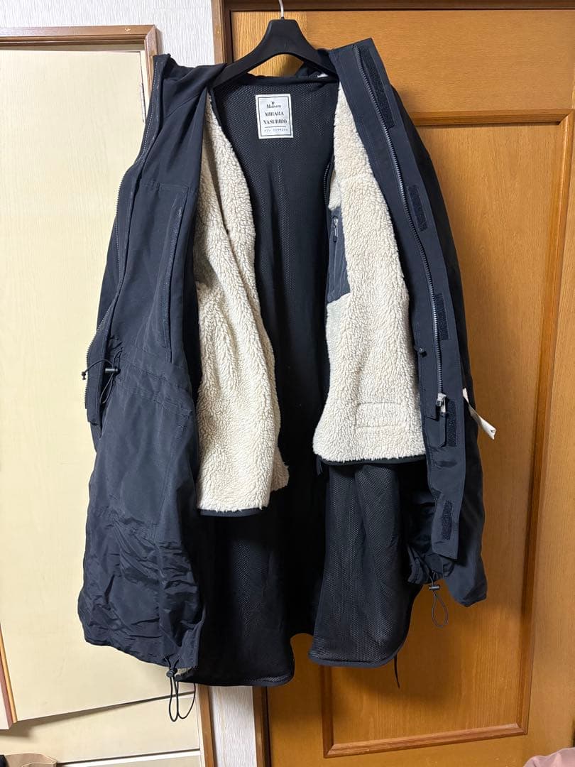 メゾンミハラヤスヒロ　フリースライニング フード付きモッズコート