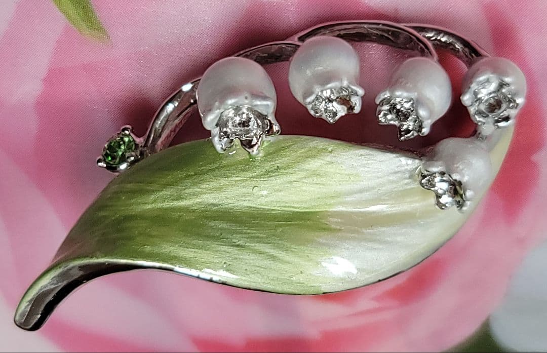 新品　ヴァンドームブティック　ブローチ すずらん　ブローチ　スズラン