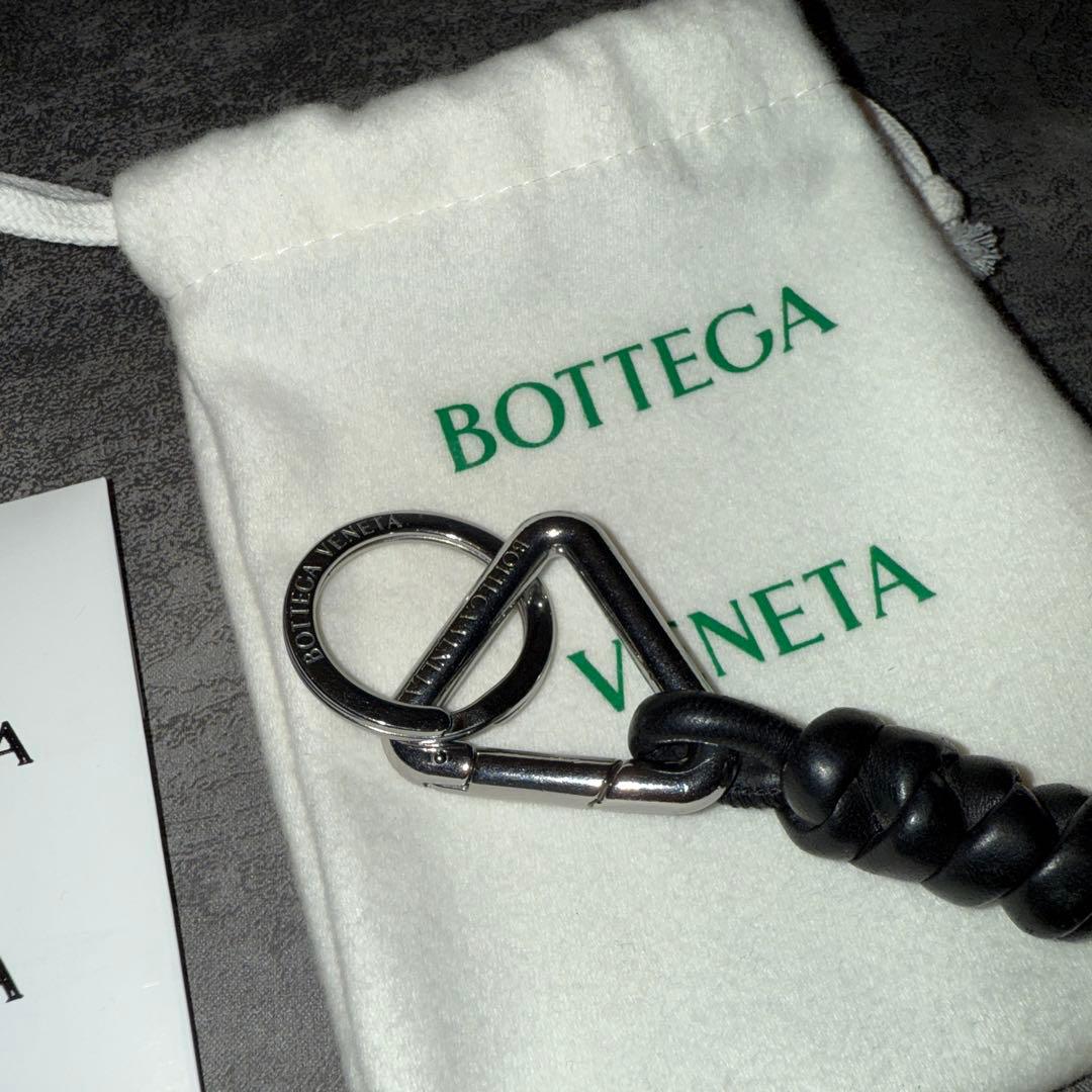 Bottega Veneta ブラックレザーキーホルダー