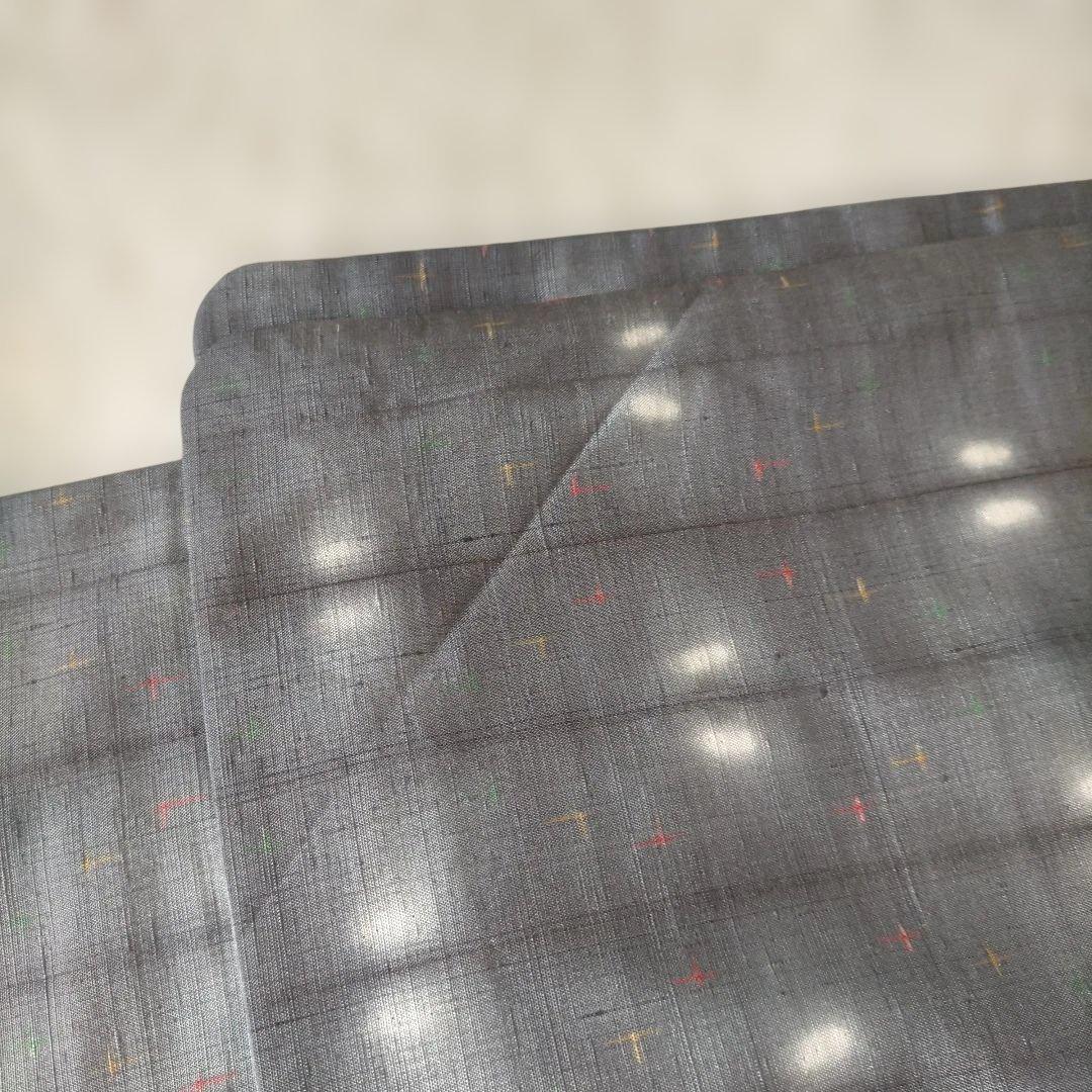 上品絞りグレー 紬着物 カラフル十字模様