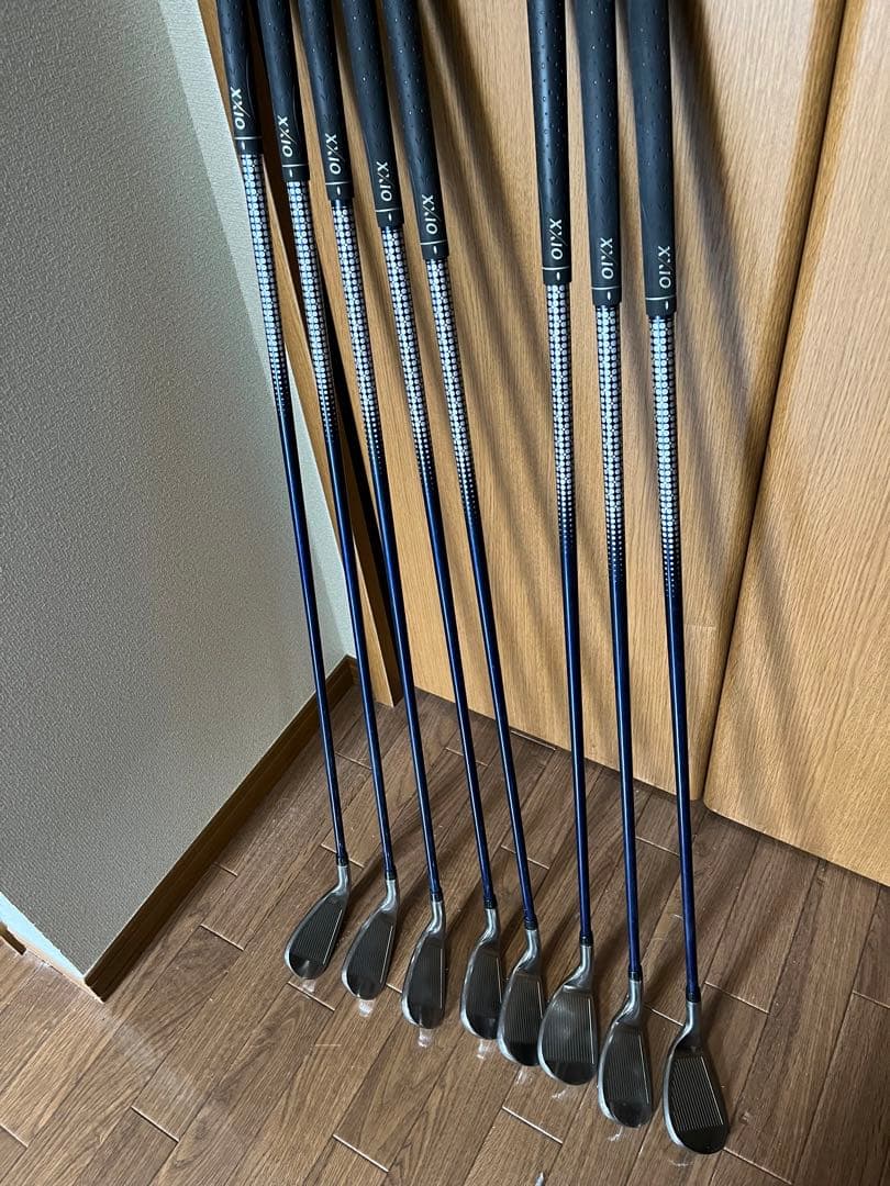 ゼクシオ　レディース　アイアン　パター　ゴルフ　セット