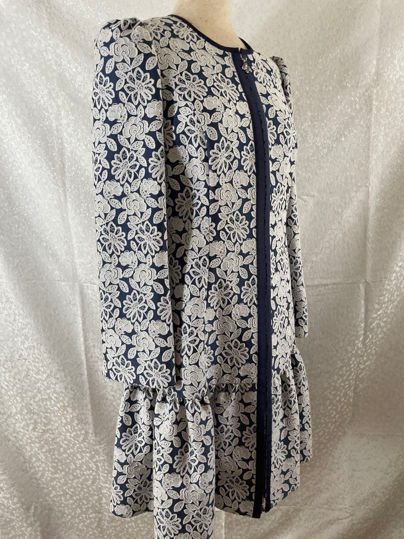 【1/6迄初売り値下げ】ジャガードレース刺繍花柄フリルコートパフスリーブ