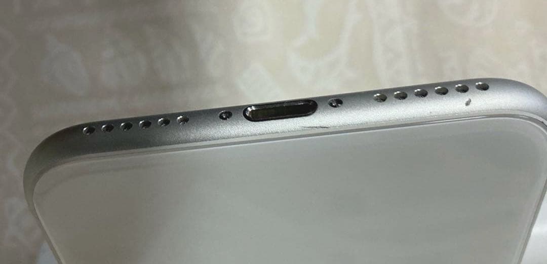 iPhone SE 2 ホワイト128GB