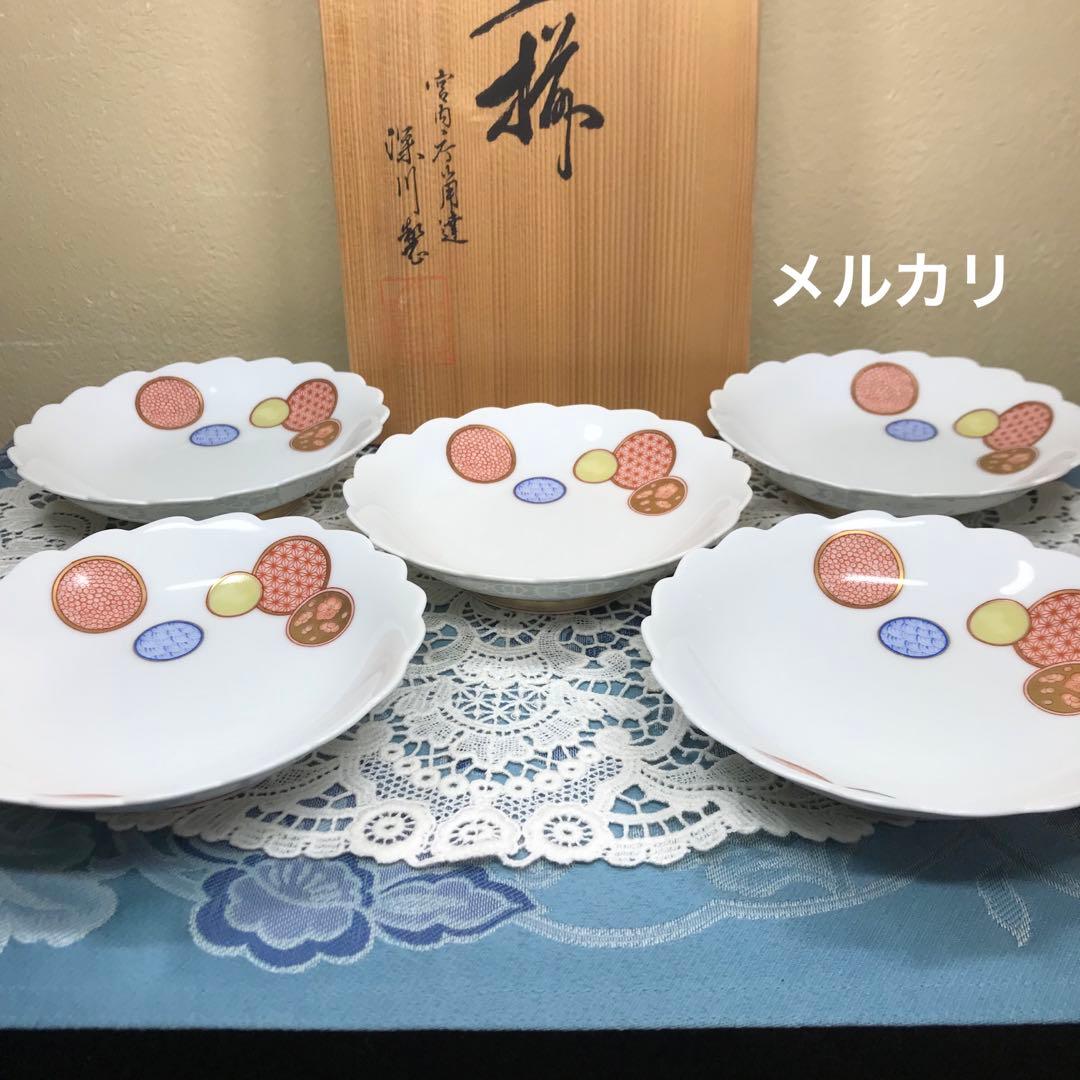 深川製磁　赤絵丸紋　銘々皿　5枚1セット(木箱入り)　＆　丸鉢　１客　ひなまつり