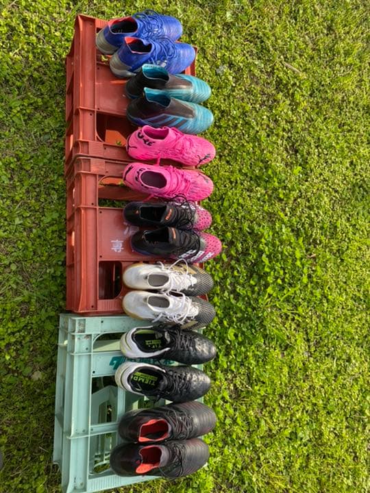 アディダス サッカー スパイク