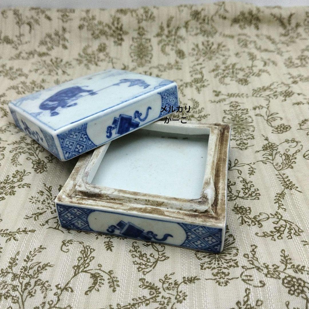 中国古美術　香合　明〜清時代　アンティーク　ヴィンテージ　古染付　虫喰い