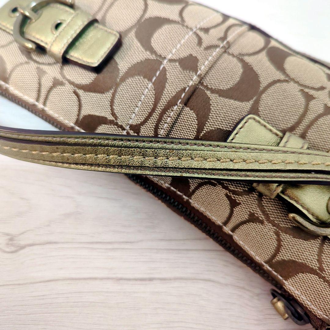 COACH シグネチャー ワンショルダーバッグ ゴールド アクセサリーポーチ