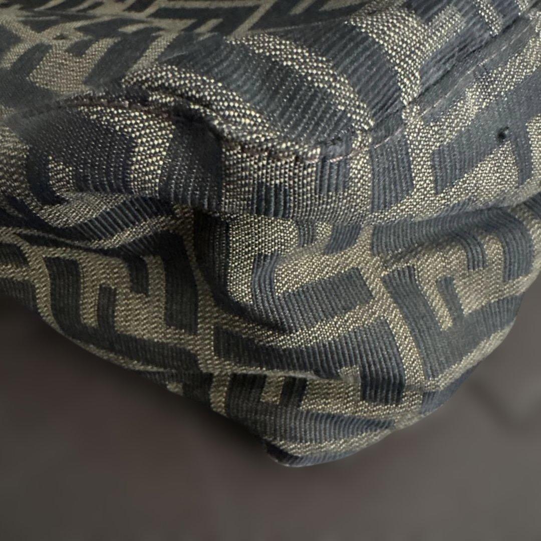 Fendi FFロゴプリント ショルダーバッグ　マンマ