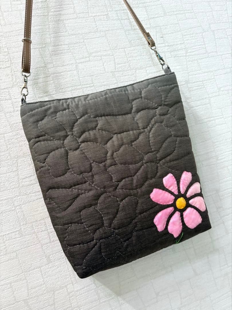 ハワイアンキルト　　　　　　ショルダーバッグ　コスモス