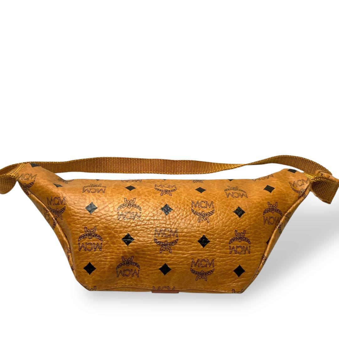 【美品】MCM エムシーエム　ボディバッグ　レザー　ヴィセトス柄　コニャック