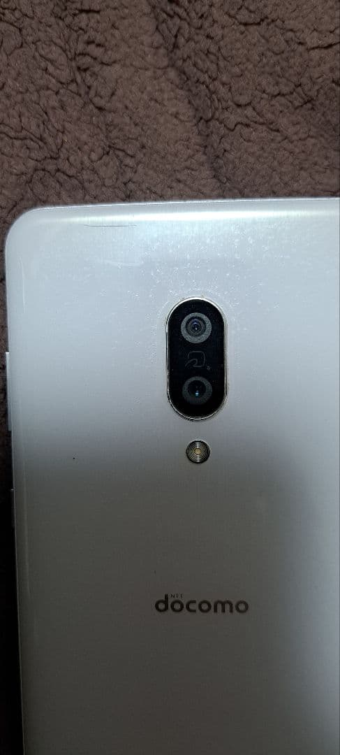 ドコモ　AQUOS　ZERO2　SH-01M　ホワイト