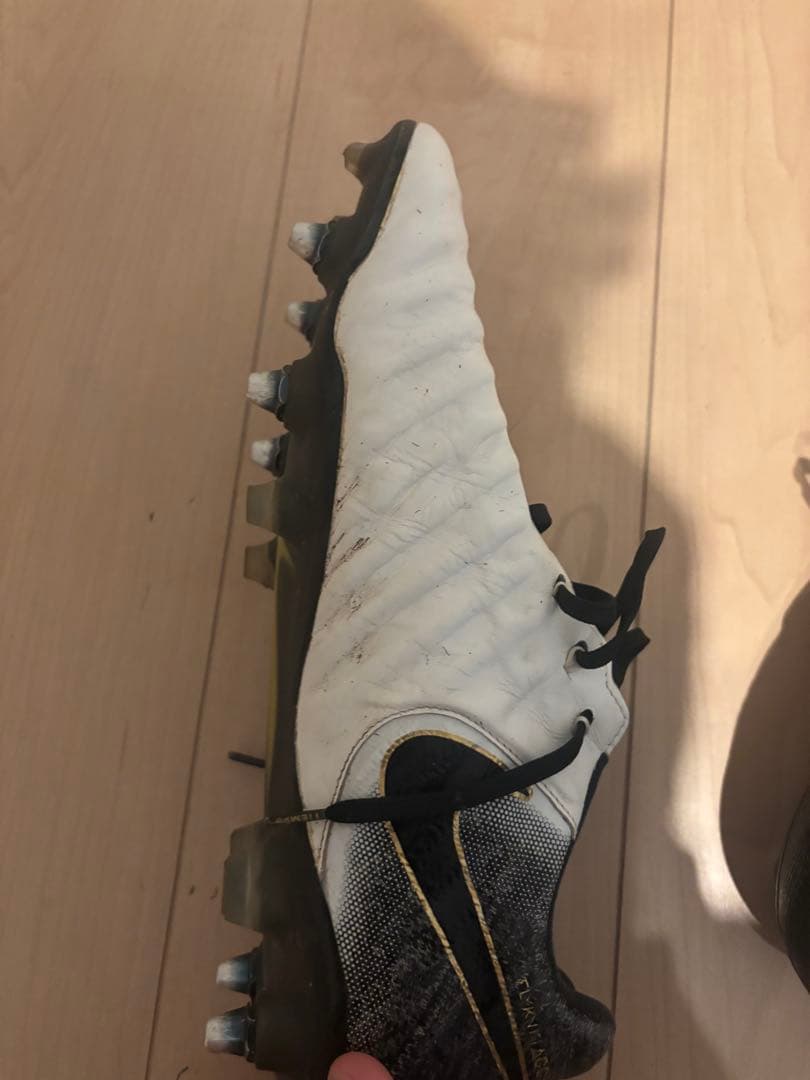 サッカー スパイク ティエンポSG
