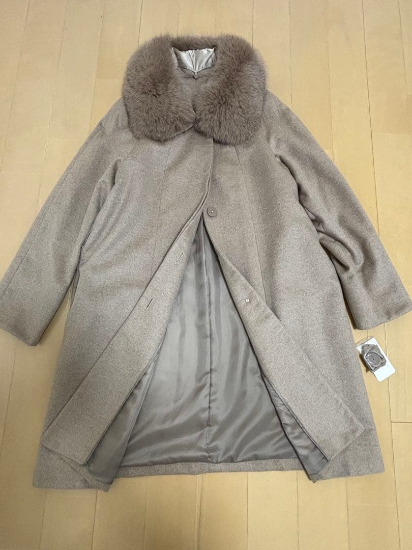 【新品未使用品】カシミヤ100% ベルト付ロングコート　ベージュ