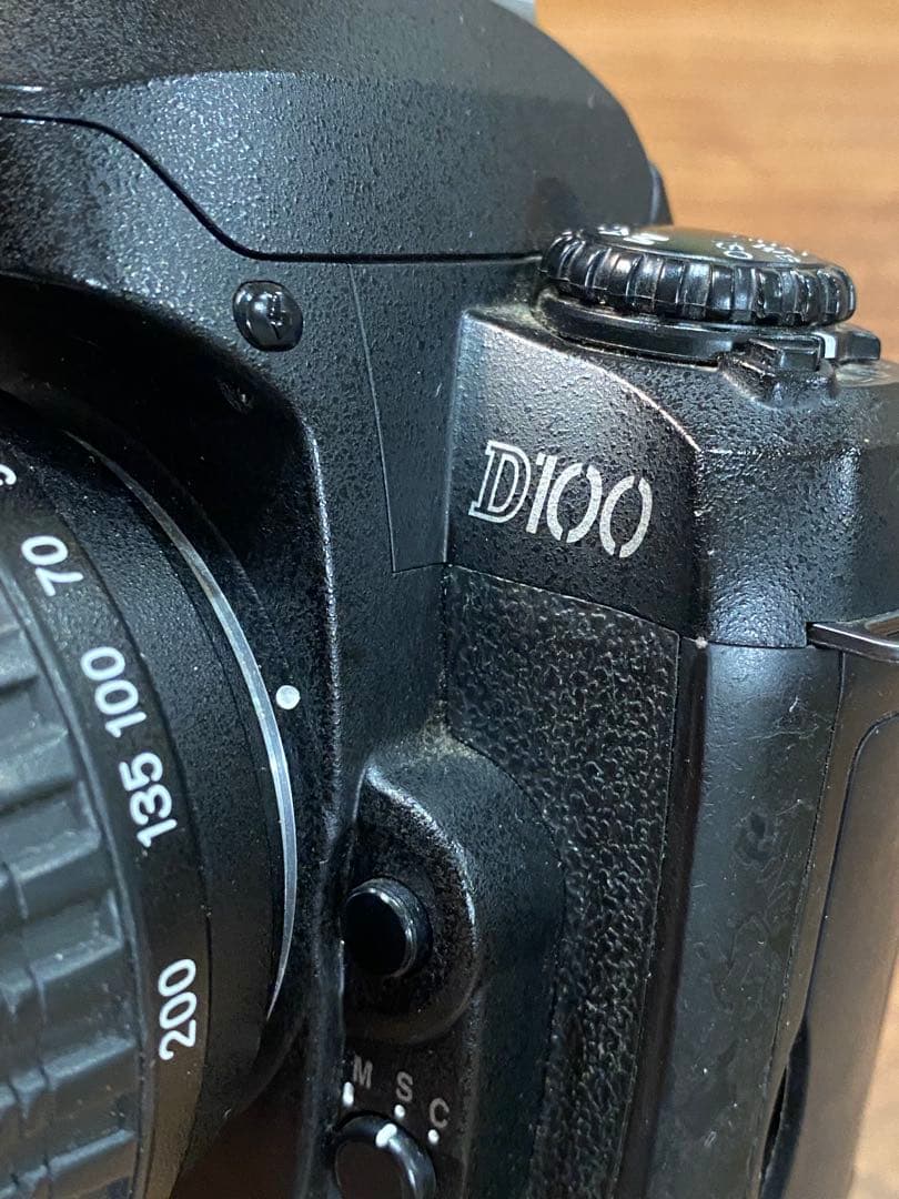Nikon D100 デジタル一眼レフ　タムロン　18-200 動作品