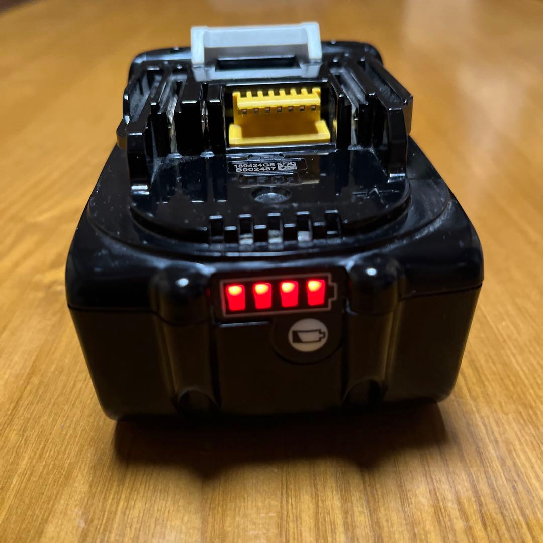 マキタ　makita 充電式クリーナー CL142FD 掃除機