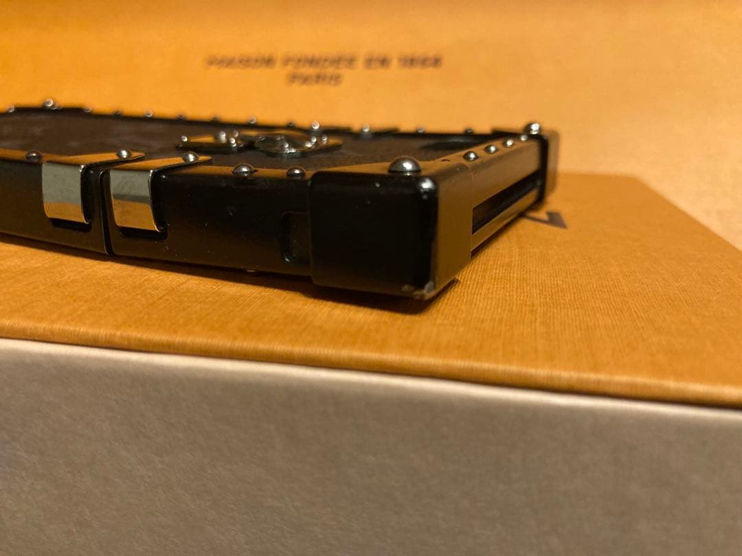 SK様 ルイヴィトン　iPhone SE2 iPhone8ケース