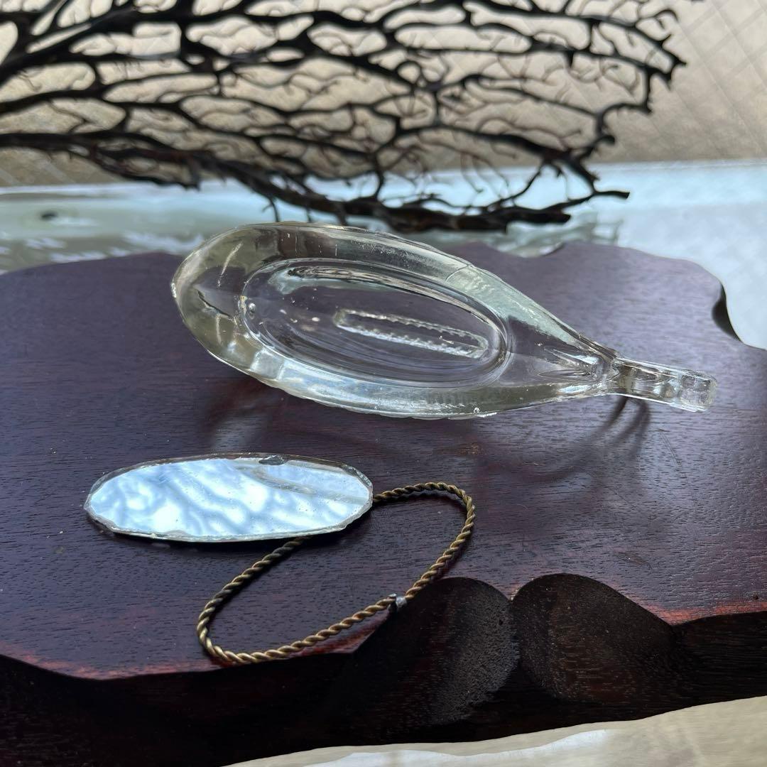 骨董　時代ガラス　珍品　魚型プレス　金平糖瓶？　文鎮？　用途不明　ウランガラス