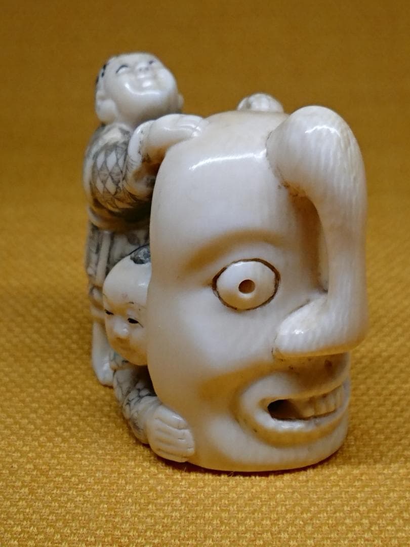 人形　 細密彫刻　根付　天然素材　置物　インテリア　工芸品　美術品　A2559