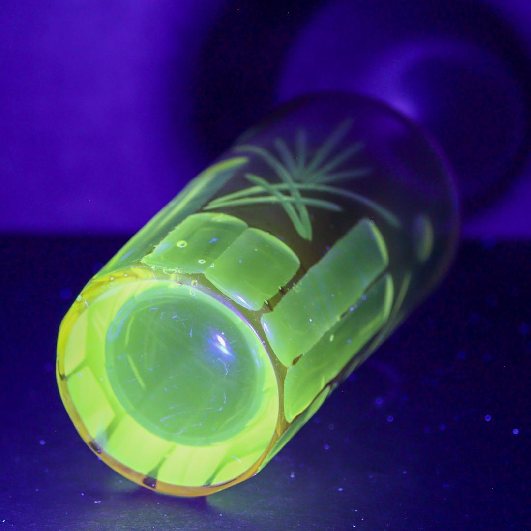 紫切子 レトロ硝子 コップ 昭和レトロ ウランガラス