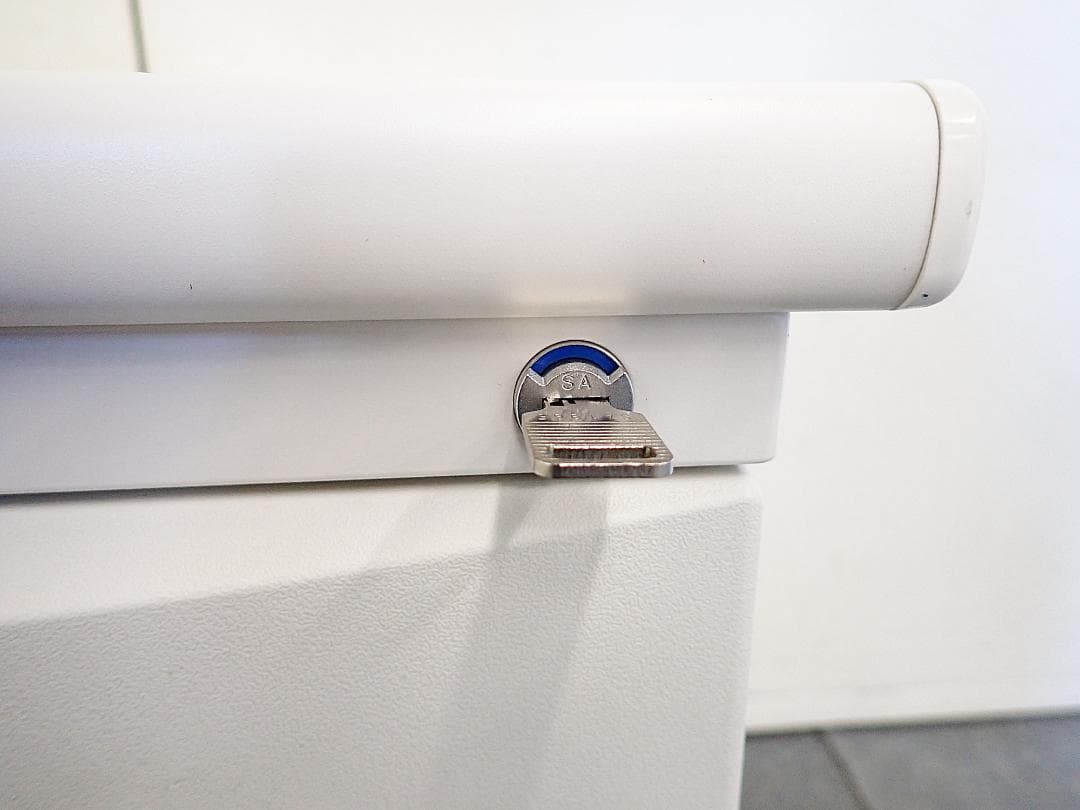 引取り限定　イトーキ　107片袖机　CZ　11-0622