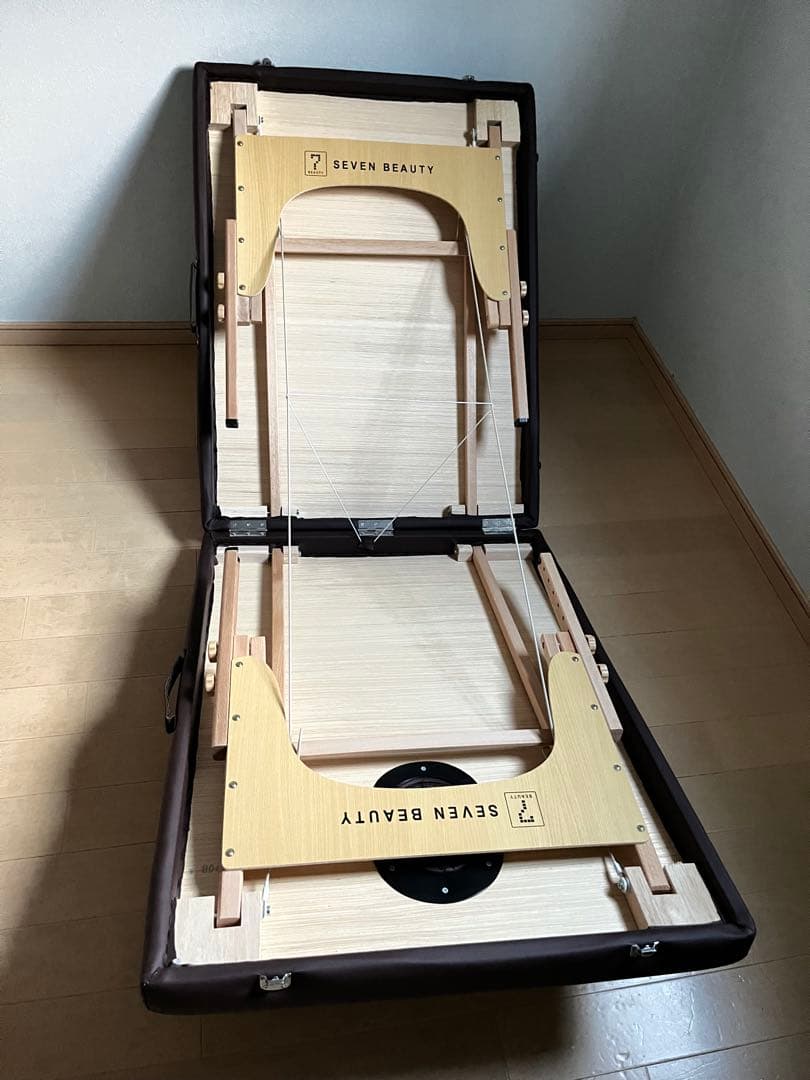【値下げ】seven beauty折りたたみ式マッサージベッド ブラウン