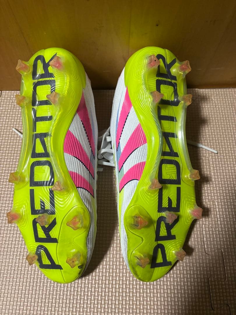 adidas Predator サッカーシューズ ホワイト/ピンク