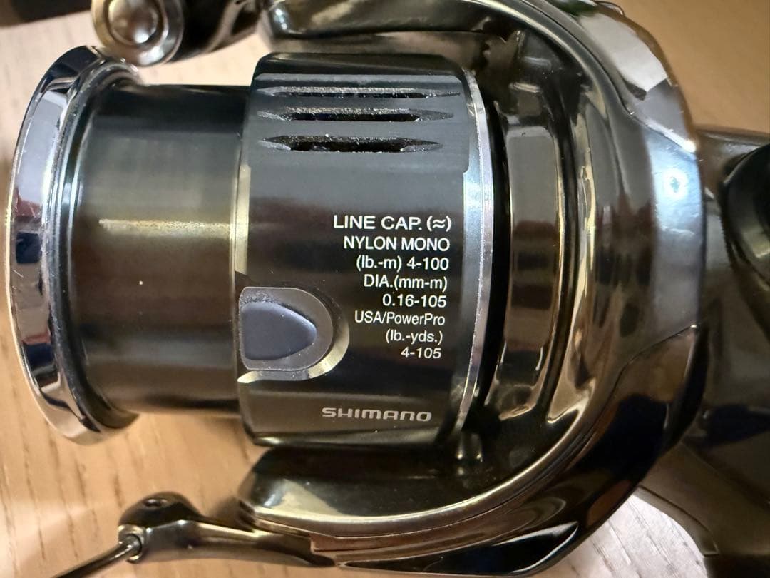 美品　シマノ22ステラC2000S