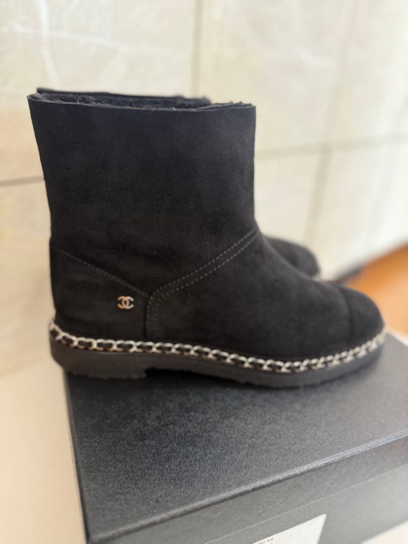CHANEL ムートンブーツ　40 美品　中古　送料込
