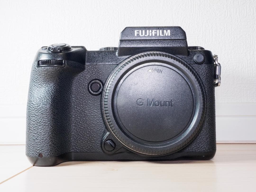 美品 FUJIFILM GFX50S レンズ アダプターx4 バッテリーx2