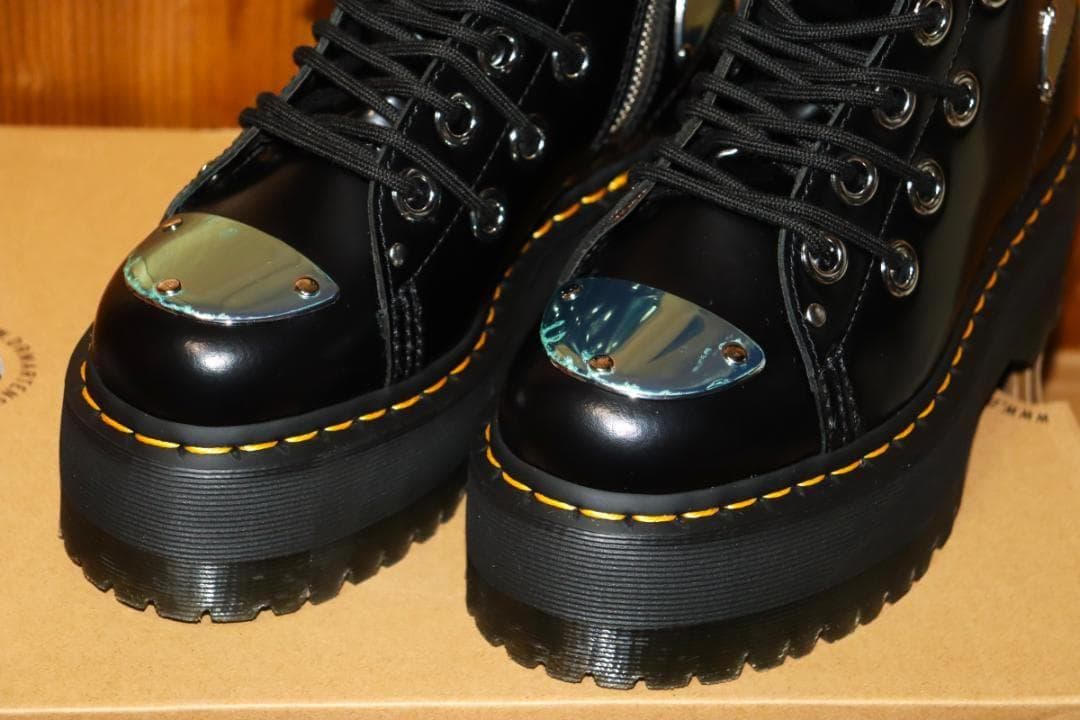 新品 ドクターマーチン JADON MAX REBEL ブーツ (UK4)Ⓗ