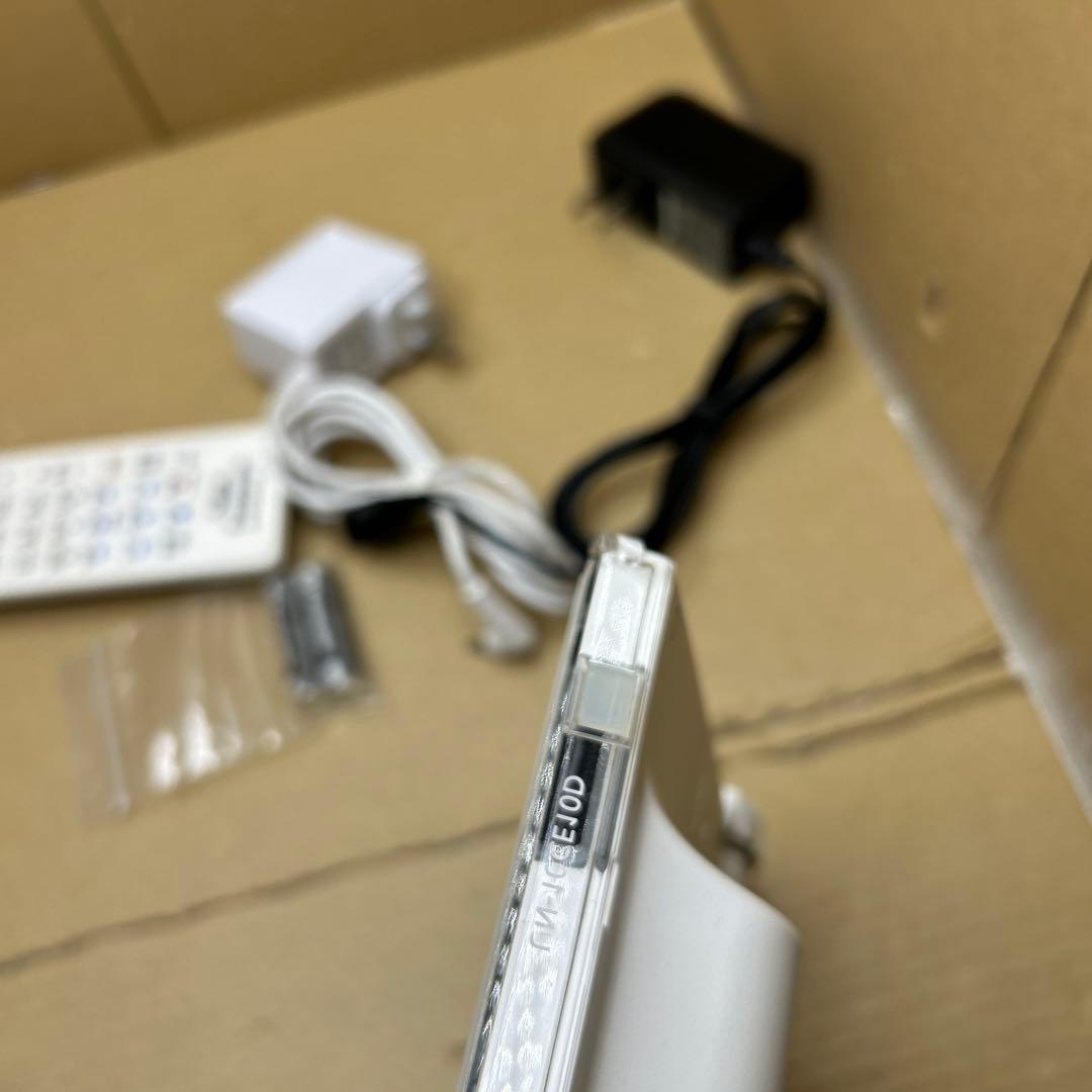 パナソニック 10V型 ポータブル 液晶テレビ　UN-10CE10-W