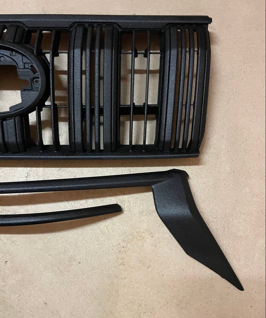 プラド150後期フロントグリル【カメラ無しチッピング➕マッドブラック塗装】