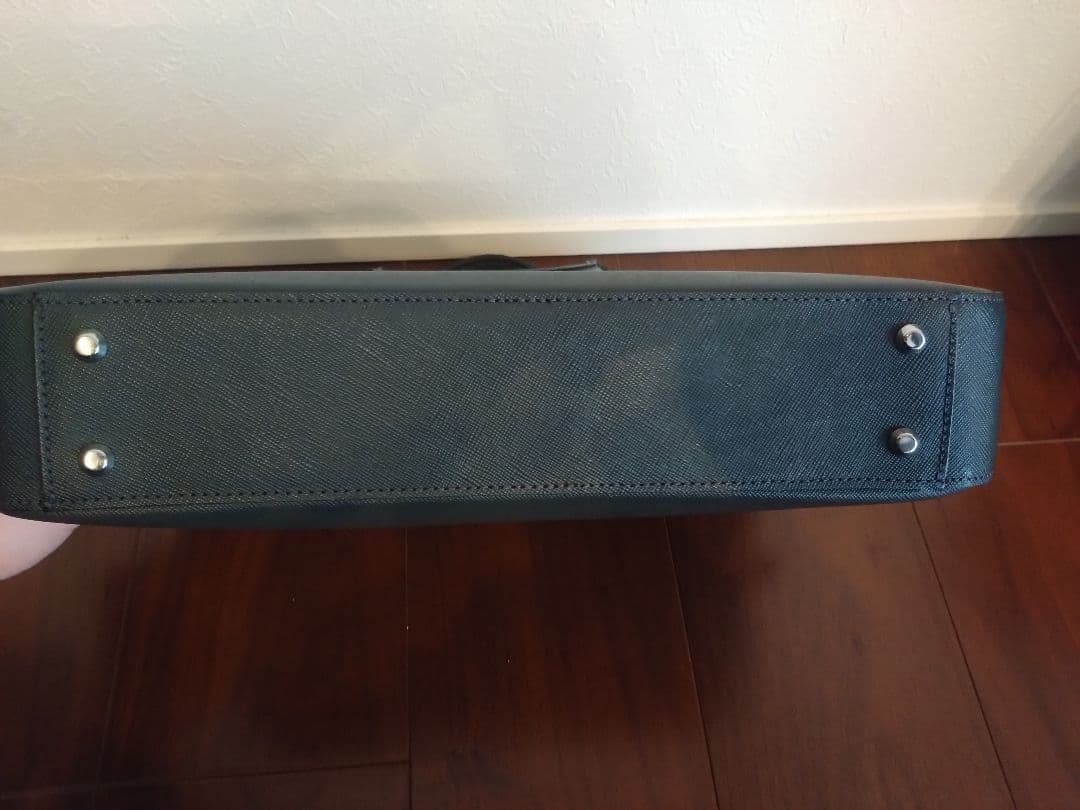 【値下げ中】ペッレモルビダ　ブリーフバッグ　キャピターノ