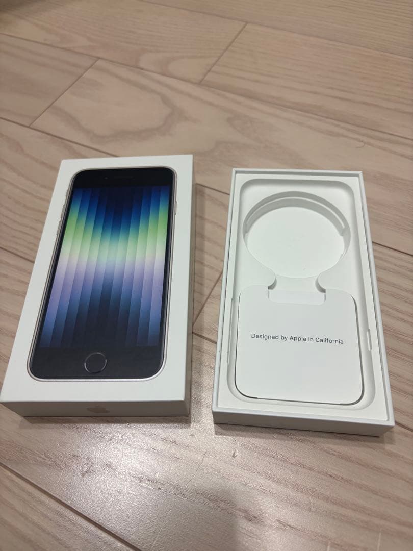 iPhone SE (第3世代) 64GB美品