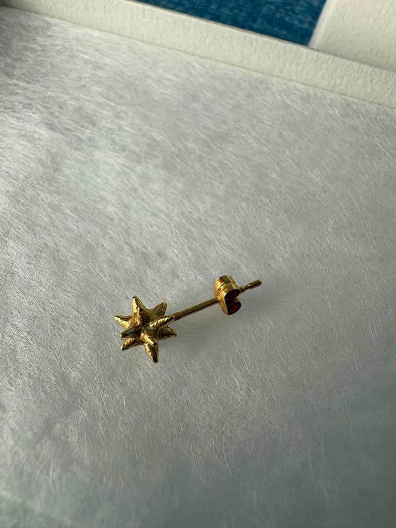 プフッツェpfutze花粉 pollen シングル ピアス18k 中古美品