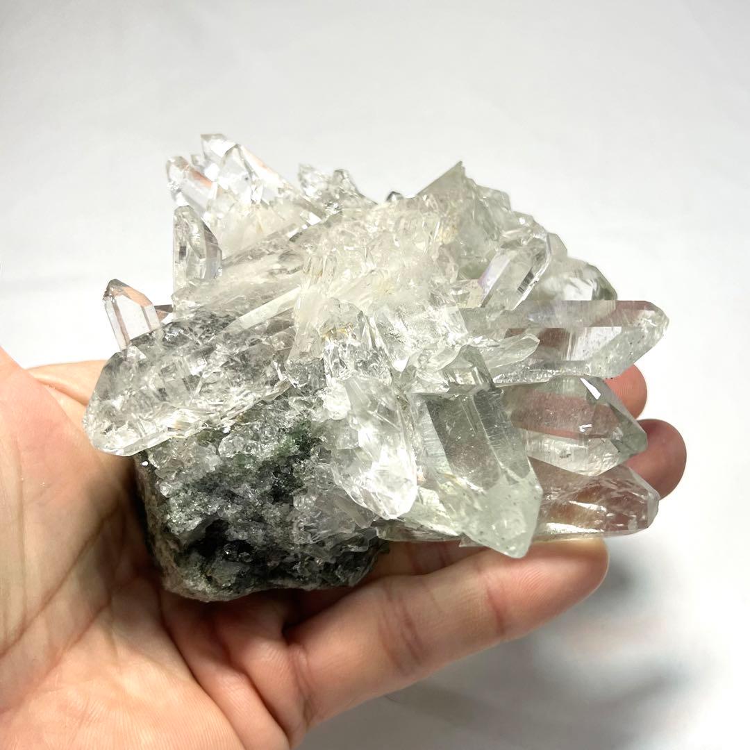 希少　マニハール　カテドラル入りクローライトクラスター　　ヒマラヤ水晶