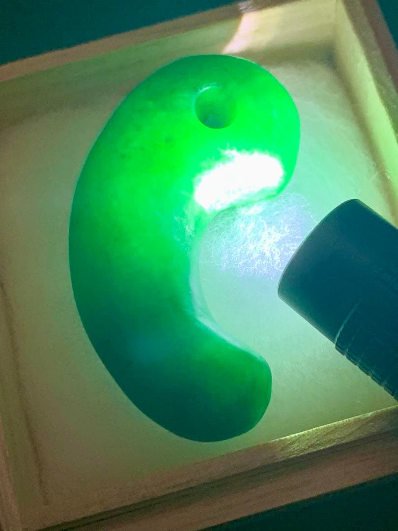 古墳期　出土　糸魚川超ろんかん翡翠勾玉　縄文　弥生　石器　大珠　根付　土器　化石