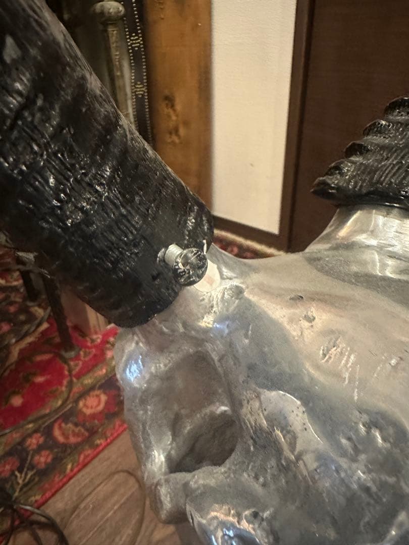 金属製動物頭部　アンティーク風　アルミ