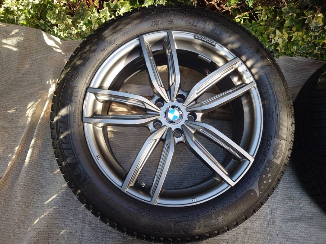 【ミケチャ】スタッドレスタイヤ ホイール