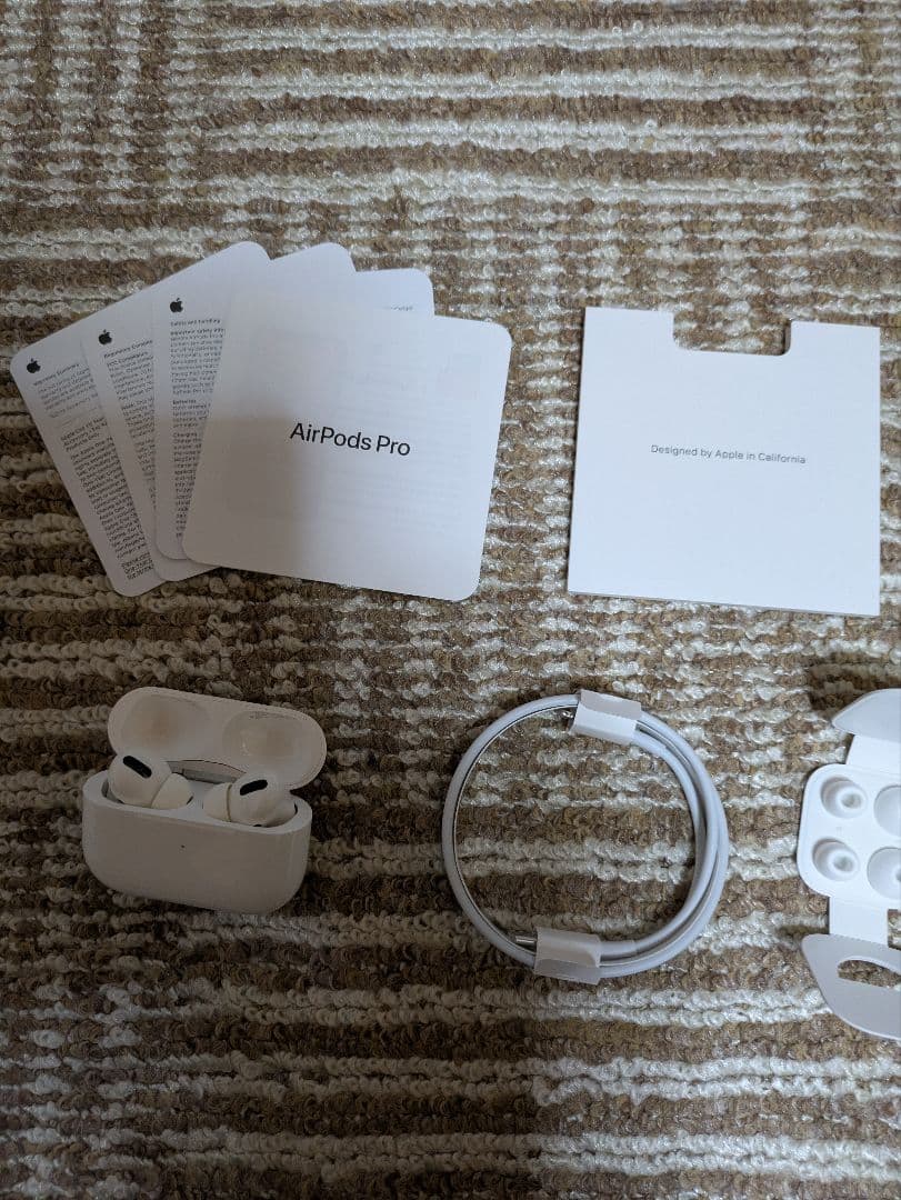 AirPods Pro MagSafe充電ケース付き