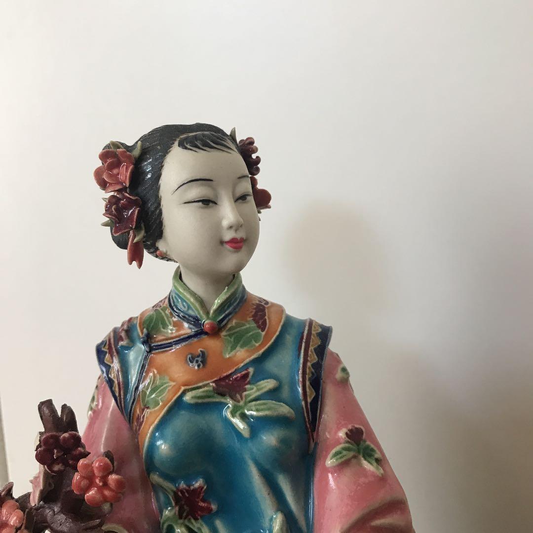 陶磁器　人形 美人彫刻 アンティーク 中国 古美術品