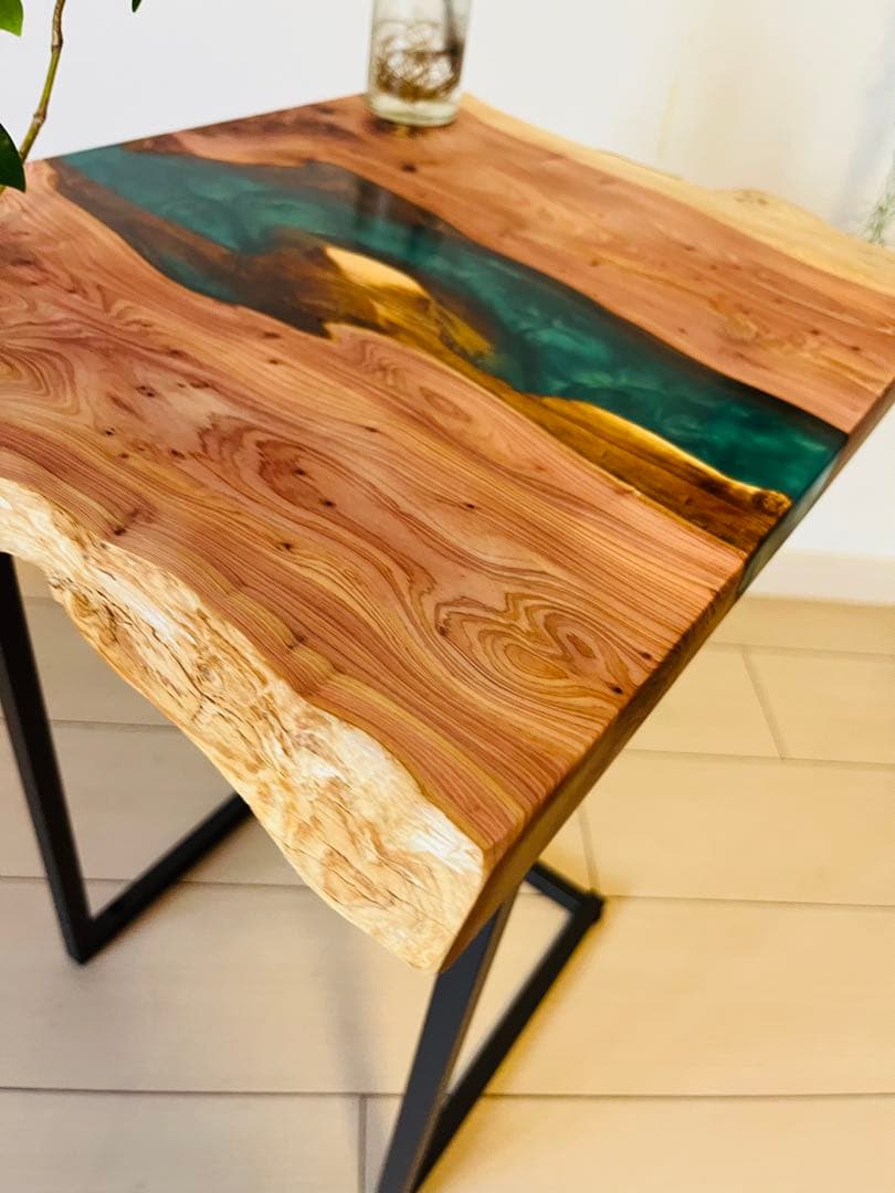 レジンテーブル　ソファテーブル　　サイドテーブル　貝塚伊吹