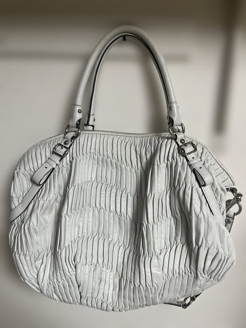 COACH プリーツ加工 ハンドバッグ ホワイト