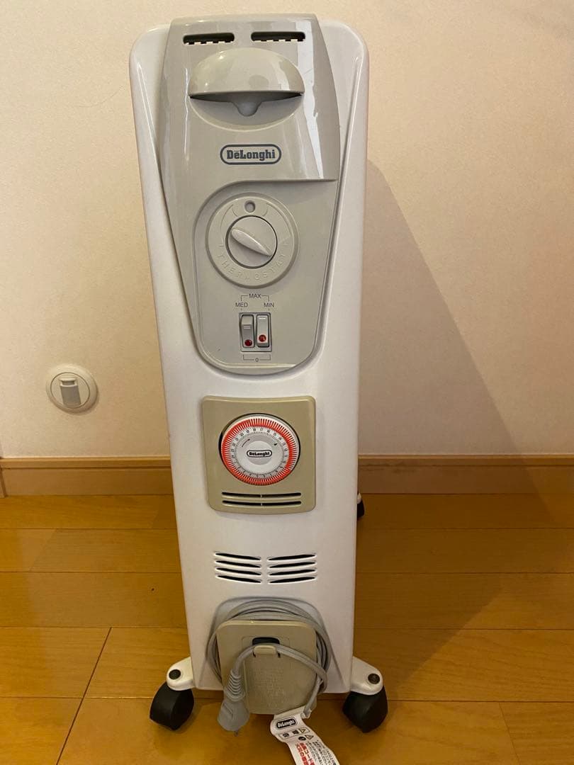 (伊)デロンギ社製 オイル密閉式ラジエター型ヒーター Mod.081505TEC