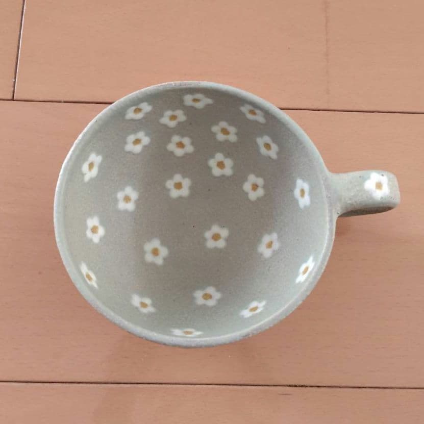 【三ツ持啓】グリーンの小花カップ 緑　食器　うつわ 三ッ持啓　金井啓