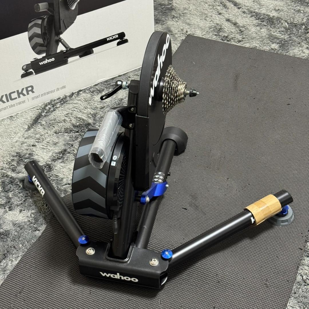 Wahoo KICKR V5 WFBKTR120　自転車ローラー　ロードバイク